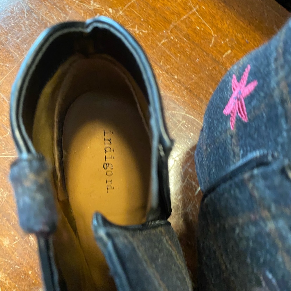 NWOT Gray with floral booties - Picture 3 of 11